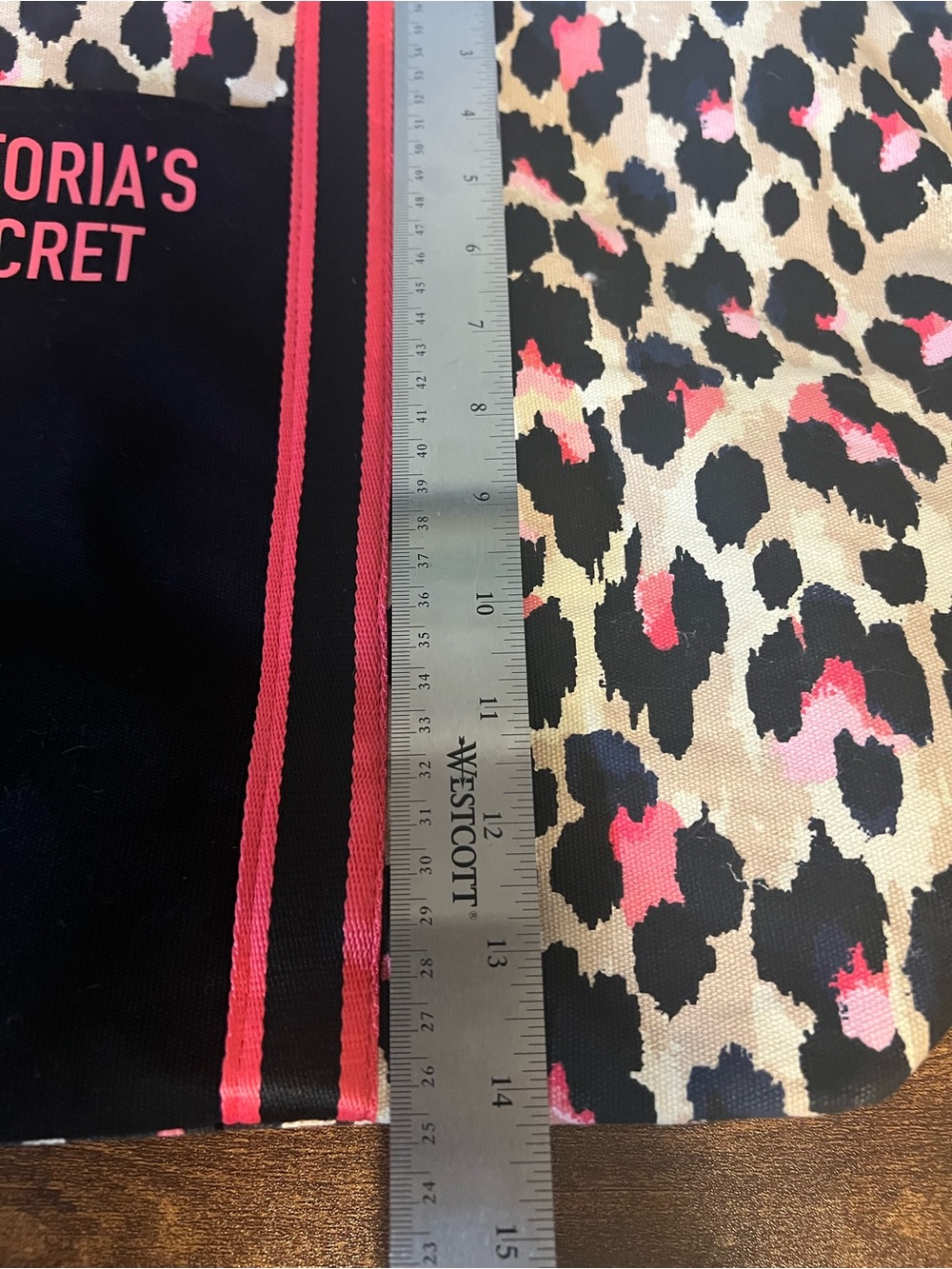 Victorias Secret Large Pink Leopard Overnight Duffle Weekender Travel Tote Bag - Picture 14 of 16